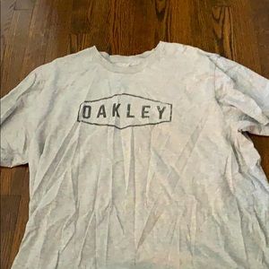 Oakley T-shirt
